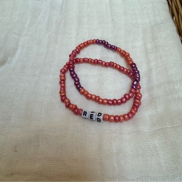 R E D ▪️ Taylor Swift Red Album Seed Bead Stacking Bracelet - Picture 6 of 6